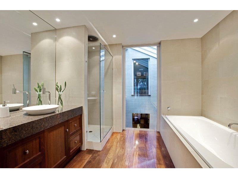 142 Powlett St, East Melbourne VIC 3002