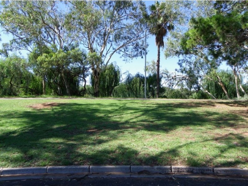 27 Murray Ave, Renmark SA 5341