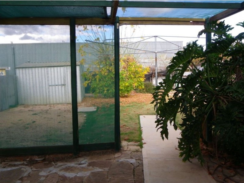 21 & 23 Acacia Cres, Renmark SA 5341