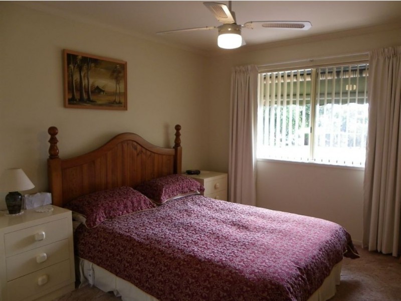 5 Downer Ave, Lyrup SA 5343