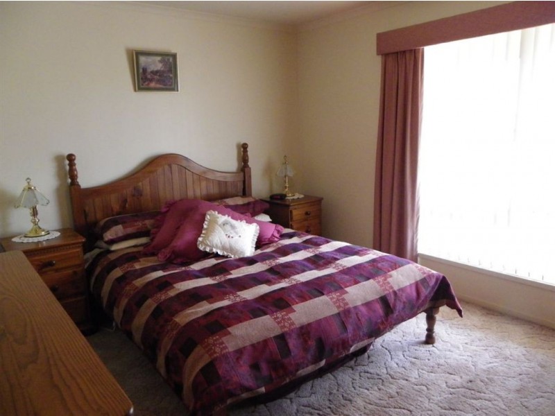 5 Downer Ave, Lyrup SA 5343