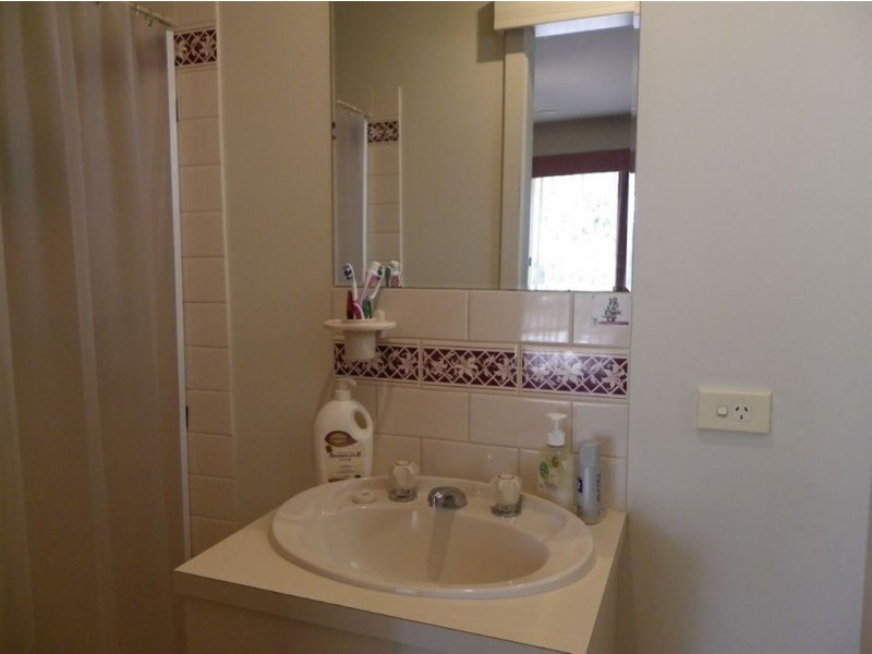 5 Downer Ave, Lyrup SA 5343