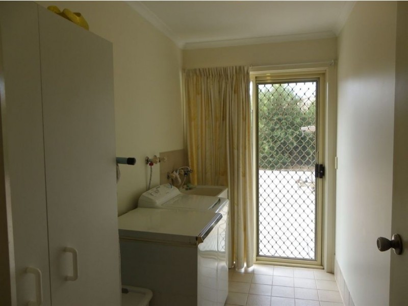 5 Downer Ave, Lyrup SA 5343