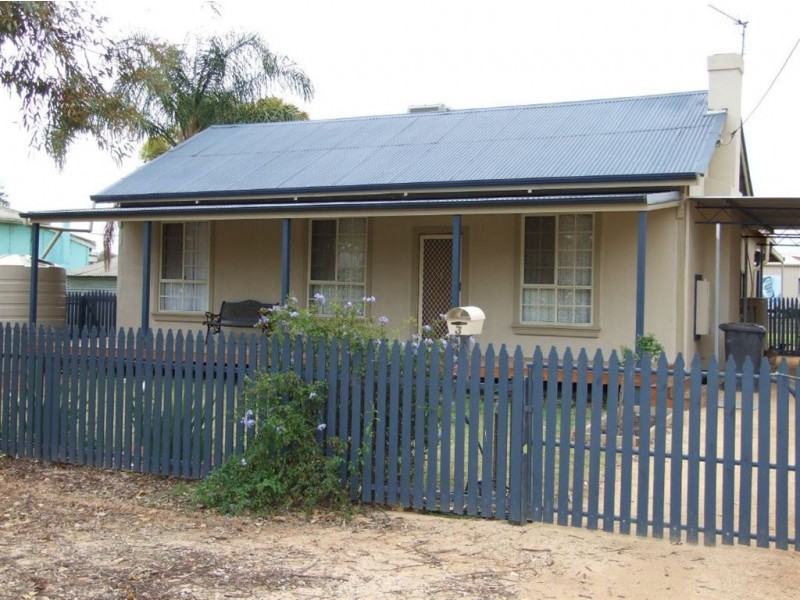 3 Hughes St, Berri SA 5343