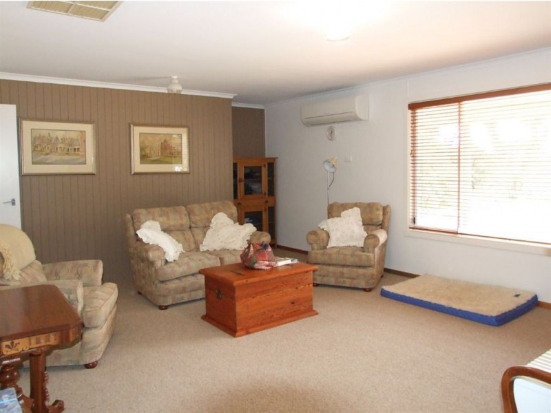 13 Gaskell Rd, Barmera SA 5345