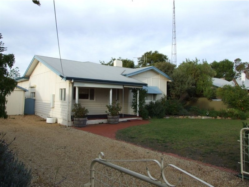 33 Lake Ave, Barmera SA 5345