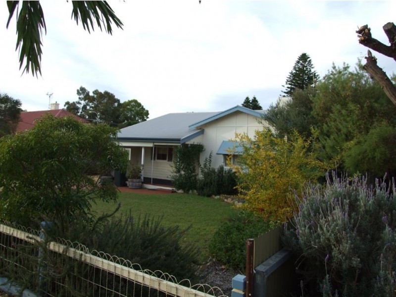 33 Lake Ave, Barmera SA 5345