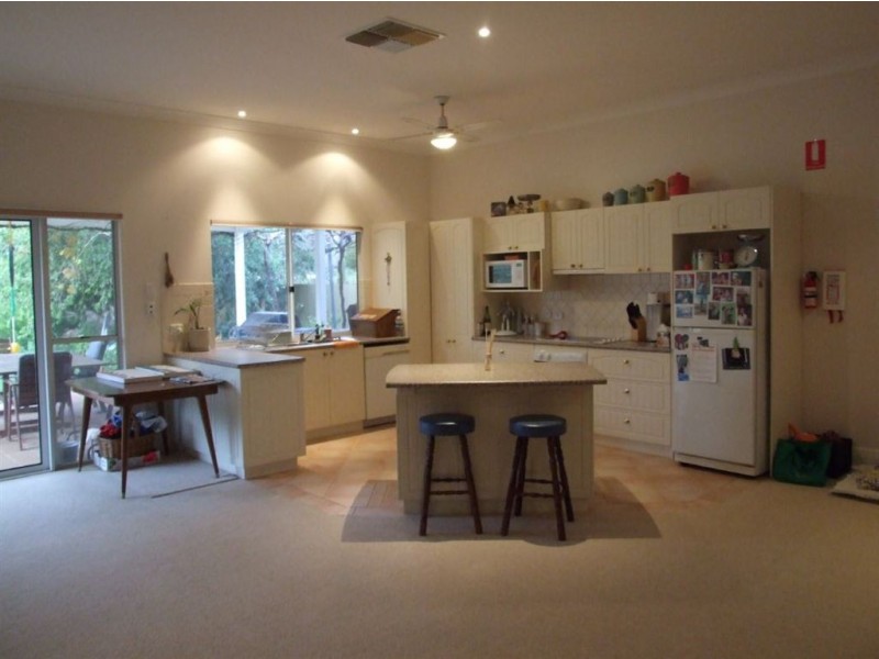 33 Lake Ave, Barmera SA 5345