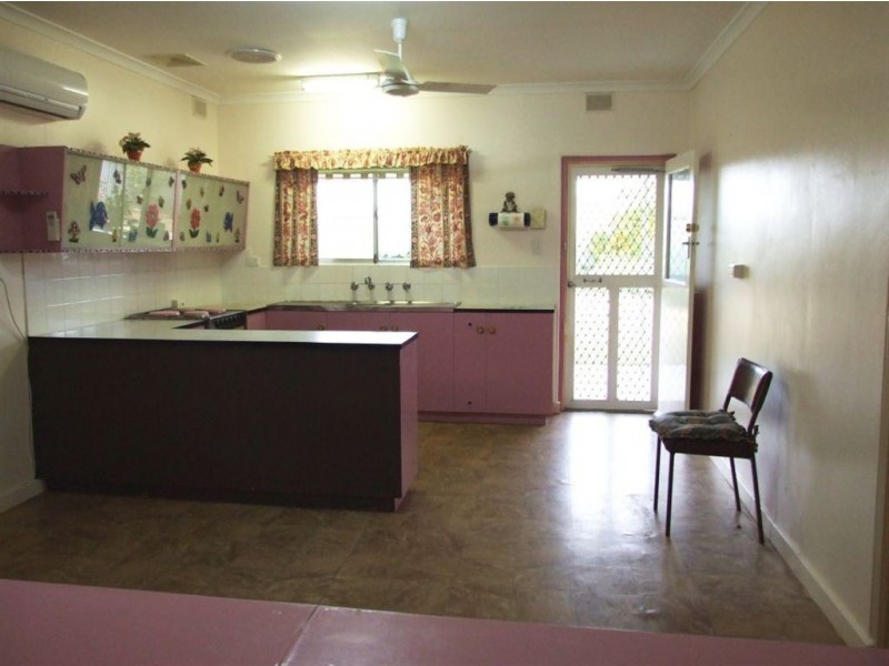 6 Collins St, Barmera SA 5345