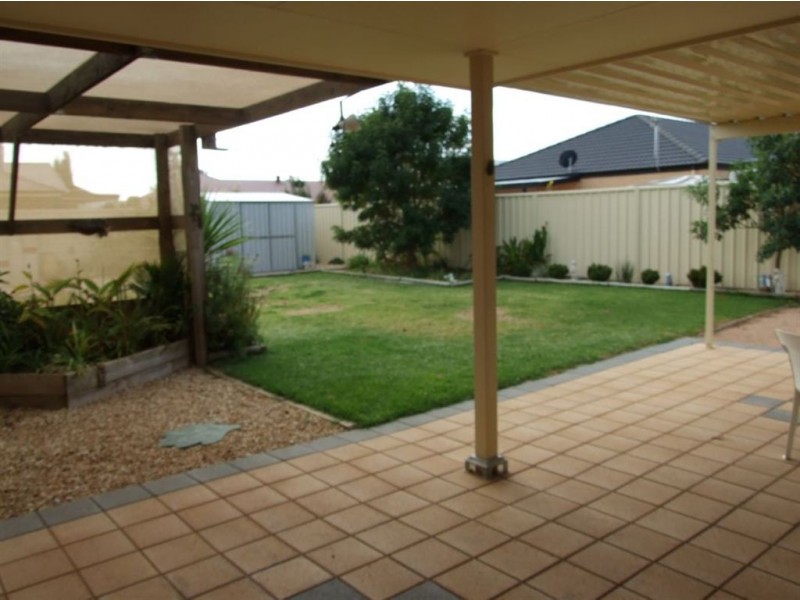 8 Cook Street, Renmark SA 5341