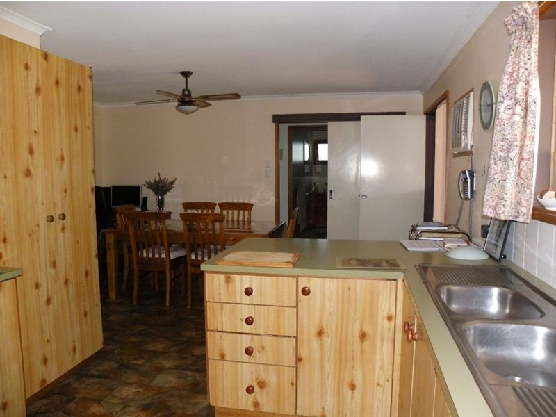 20 Cedar Ave, Renmark SA 5341