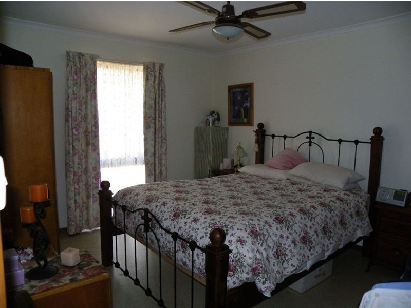 20 Cedar Ave, Renmark SA 5341