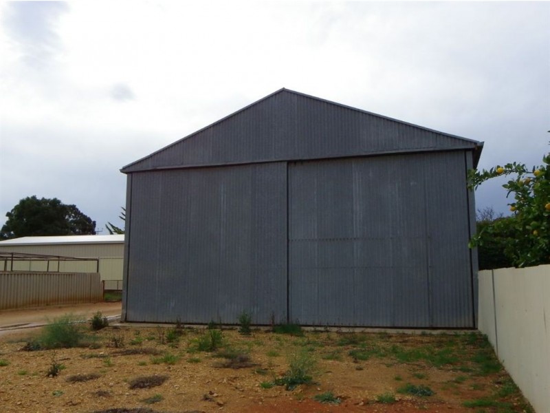 10 Wodonga Avenue, Loxton SA 5333