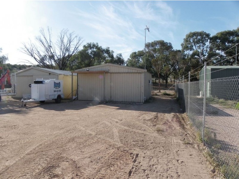 42 Sturt Highway, Paringa SA 5340