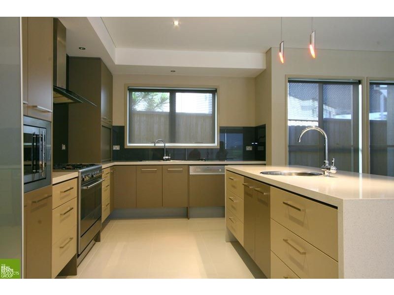 54 Aragan Circuit, Bulli NSW 2516