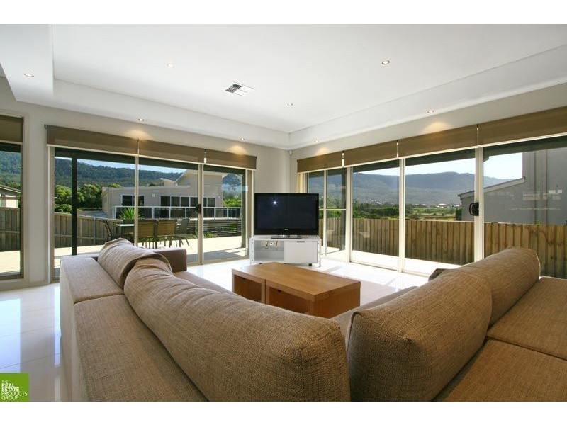 54 Aragan Circuit, Bulli NSW 2516