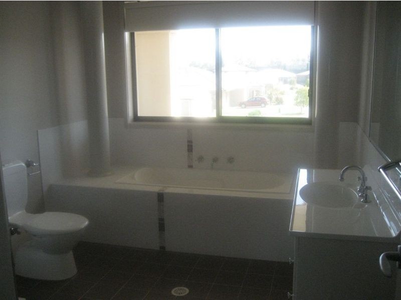 7 Wollingurry Street, Haywards Bay NSW 2530