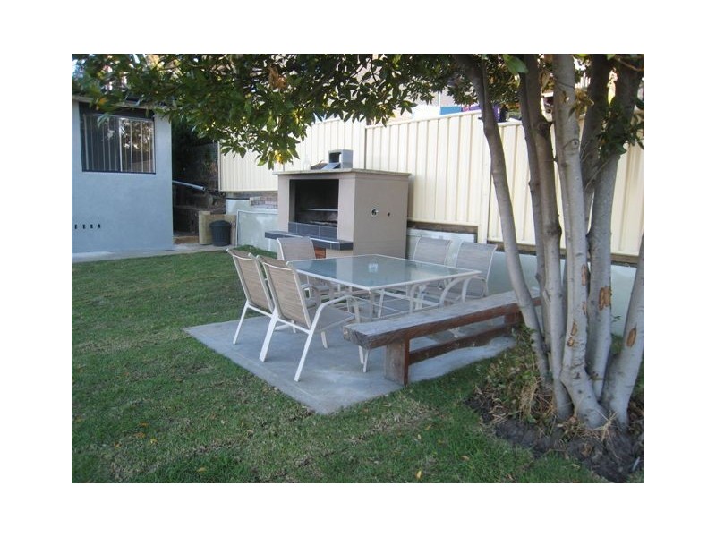 16 Brendon Avenue, Farmborough Heights NSW 2526