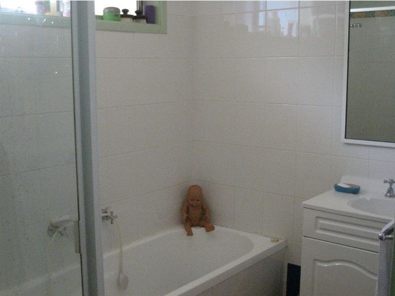 380 Northcliffe Drive, Lake Heights NSW 2502