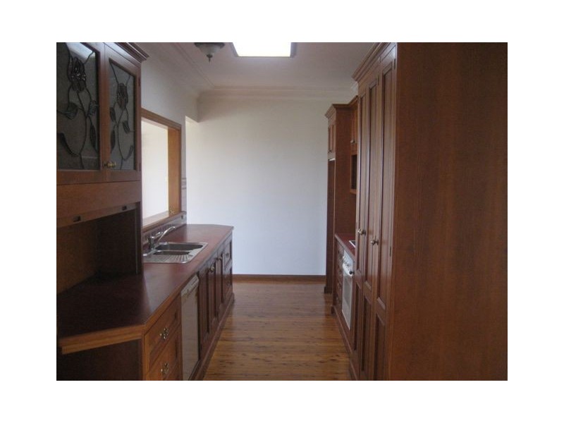 243 Flagstaff Road, Lake Heights NSW 2502