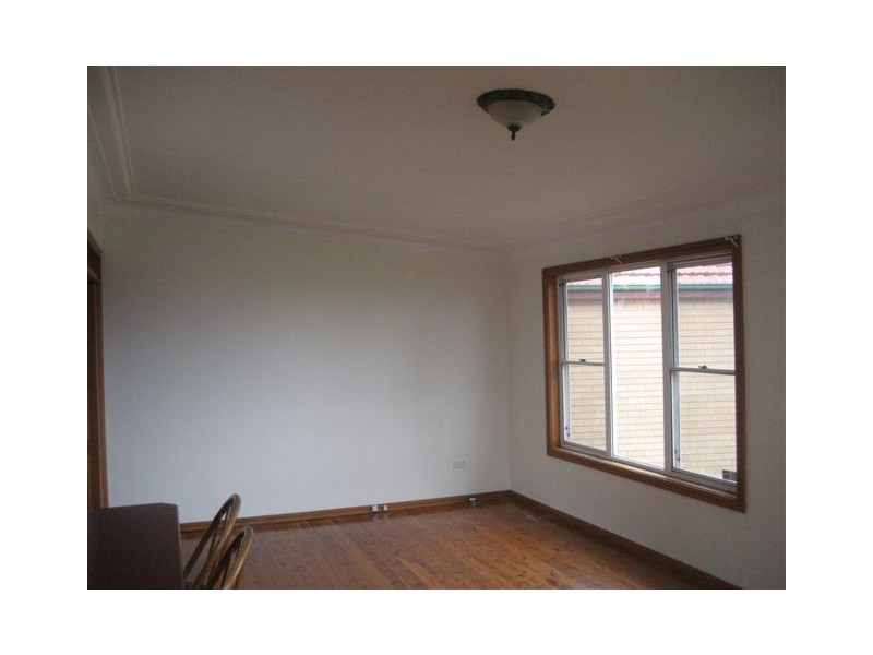 243 Flagstaff Road, Lake Heights NSW 2502