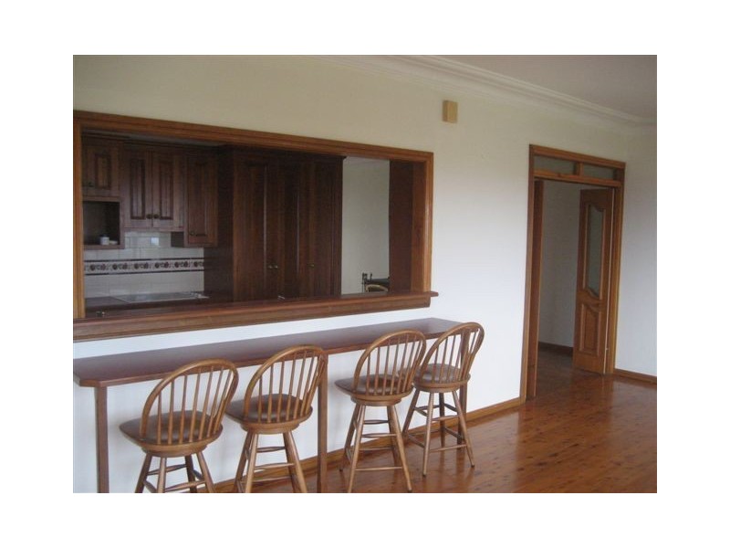 243 Flagstaff Road, Lake Heights NSW 2502