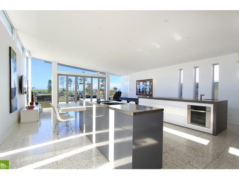 16 Trinity Row, Bulli NSW 2516