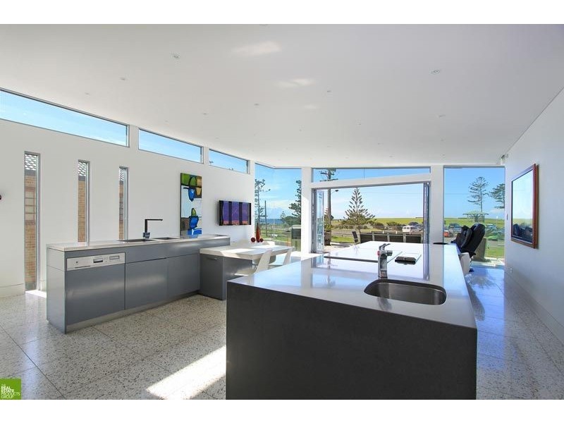 16 Trinity Row, Bulli NSW 2516