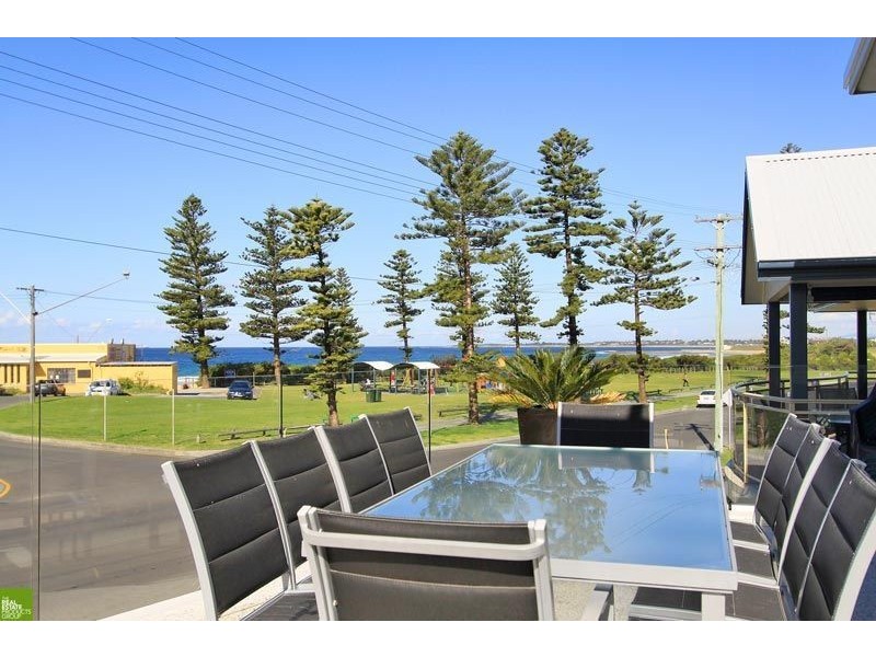 16 Trinity Row, Bulli NSW 2516