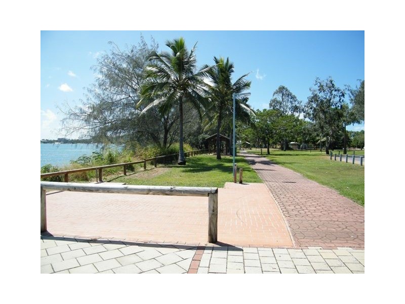 3/41 Crofton Street, Bowen QLD 4805