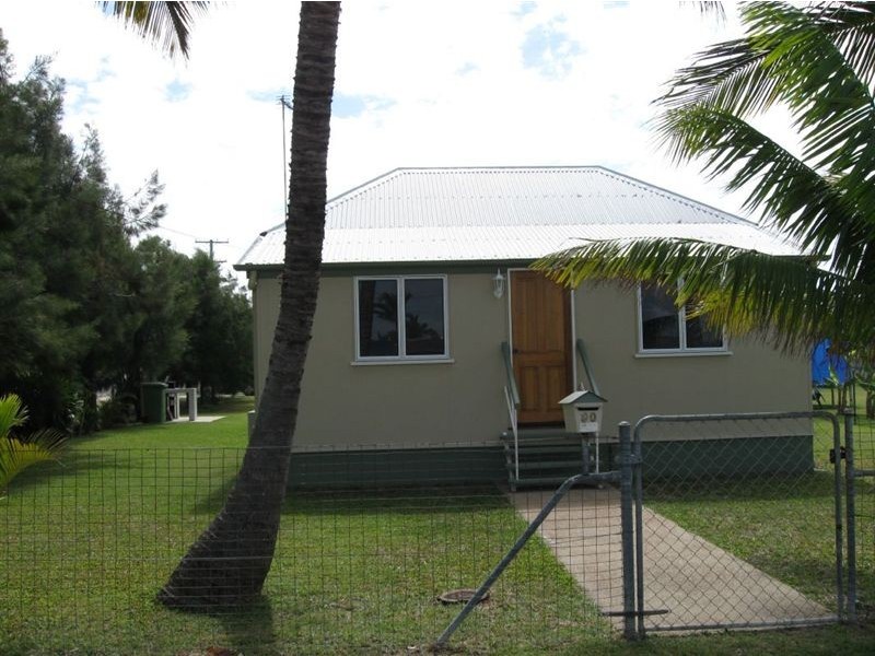 90 Powell Street, Bowen QLD 4805