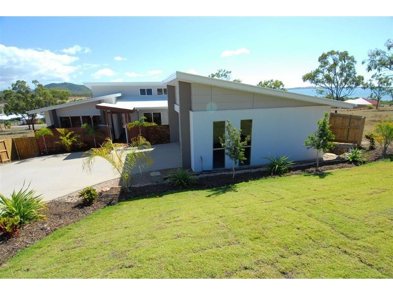15 Seacove Crescent, Bowen QLD 4805
