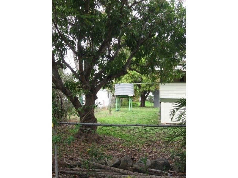 27 Seventh Avenue, Scottville QLD 4804