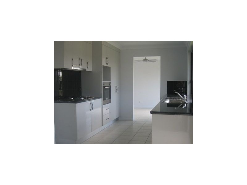 4 Drays Road, Bowen QLD 4805