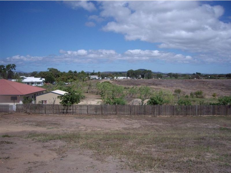 8 Craigie Court, Bowen QLD 4805