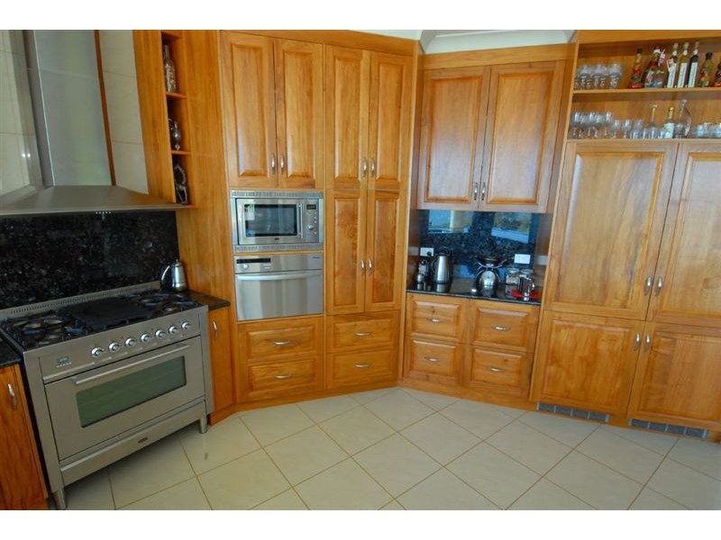 75 Adelaide Terrace, Bowen QLD 4805