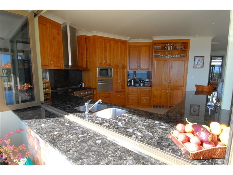 75 Adelaide Terrace, Bowen QLD 4805