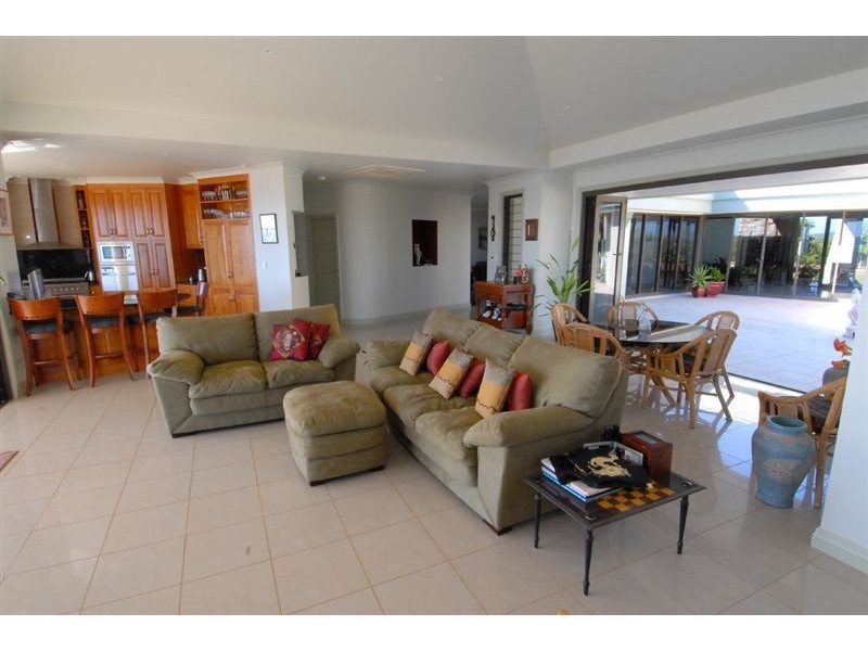 75 Adelaide Terrace, Bowen QLD 4805