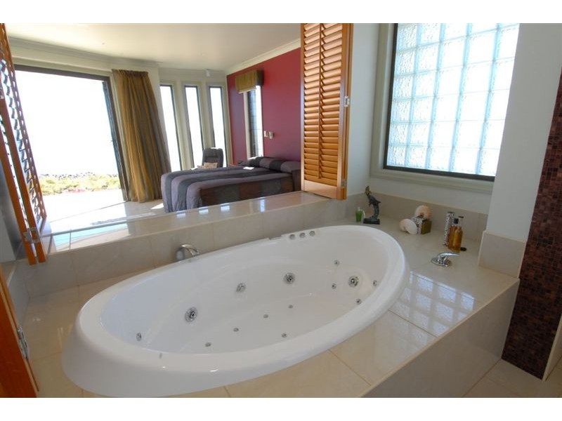 75 Adelaide Terrace, Bowen QLD 4805