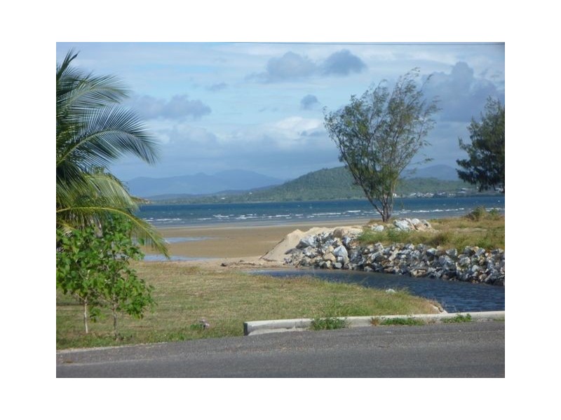 14 Thomas Street, Bowen QLD 4805