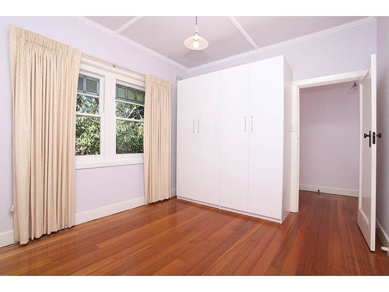 11/14 Robe Street, St Kilda VIC 3182