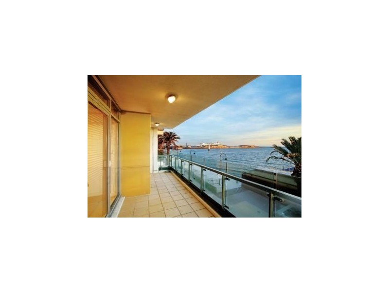 201/2 Pier Street, Port Melbourne VIC 3207