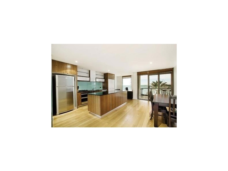 201/2 Pier Street, Port Melbourne VIC 3207