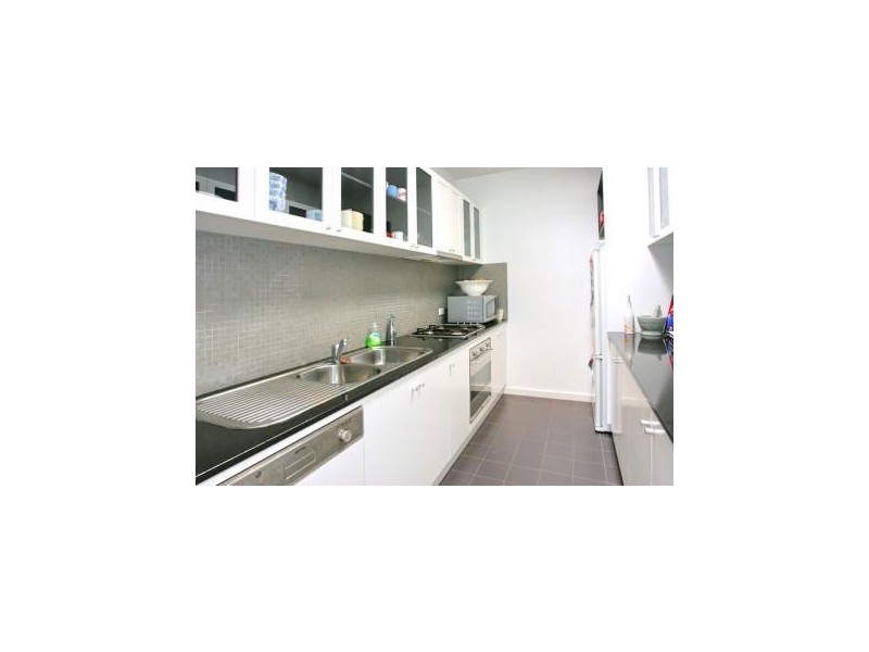 4/9 Marine Avenue, St Kilda VIC 3182