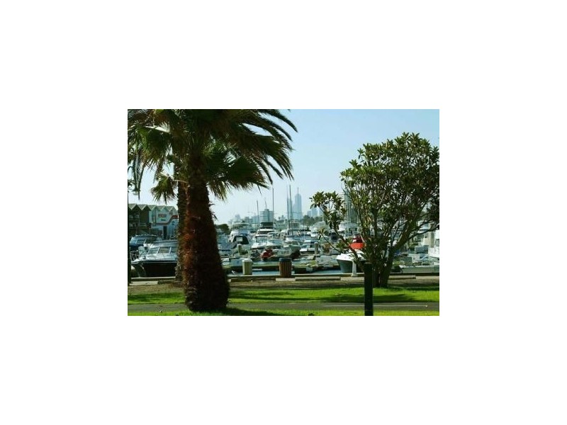 4/9 Marine Avenue, St Kilda VIC 3182