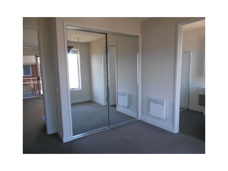 4/41 Coorigil Road, Carnegie VIC 3163