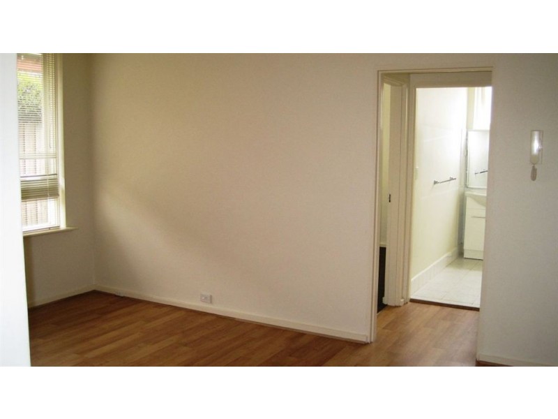 1/37 Foam Street, Elwood VIC 3184