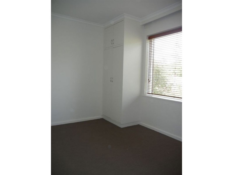 11/24 Loch Street, St Kilda West VIC 3182