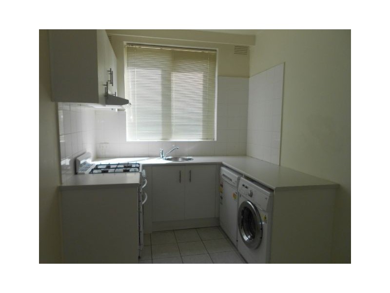 2/37 Foam Street, Elwood VIC 3184