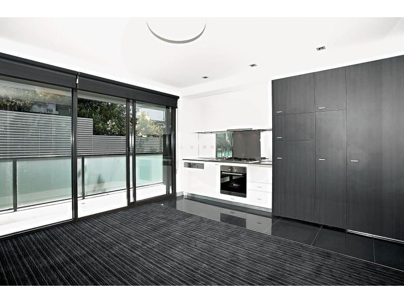 21/17 Robe Street, St Kilda VIC 3182